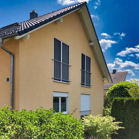 2 Zimmer Apartment, 70 Qm, Max 4 Pers, Private Terasse, 2 Parkplaetze, Internet 250 Mbit Gaertringen Bagian luar foto