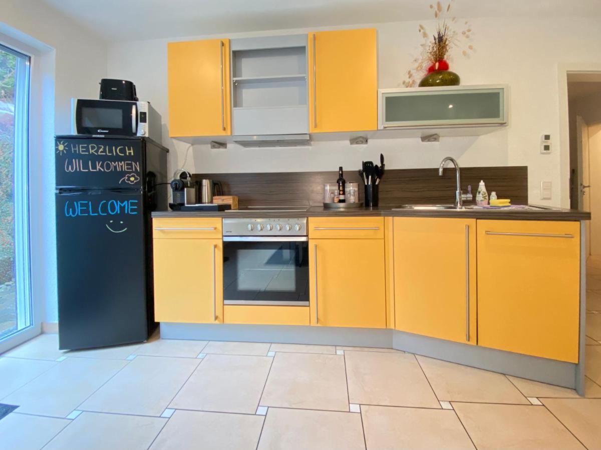 2 Zimmer Apartment, 70 Qm, Max 4 Pers, Private Terasse, 2 Parkplaetze, Internet 250 Mbit Gaertringen Bagian luar foto