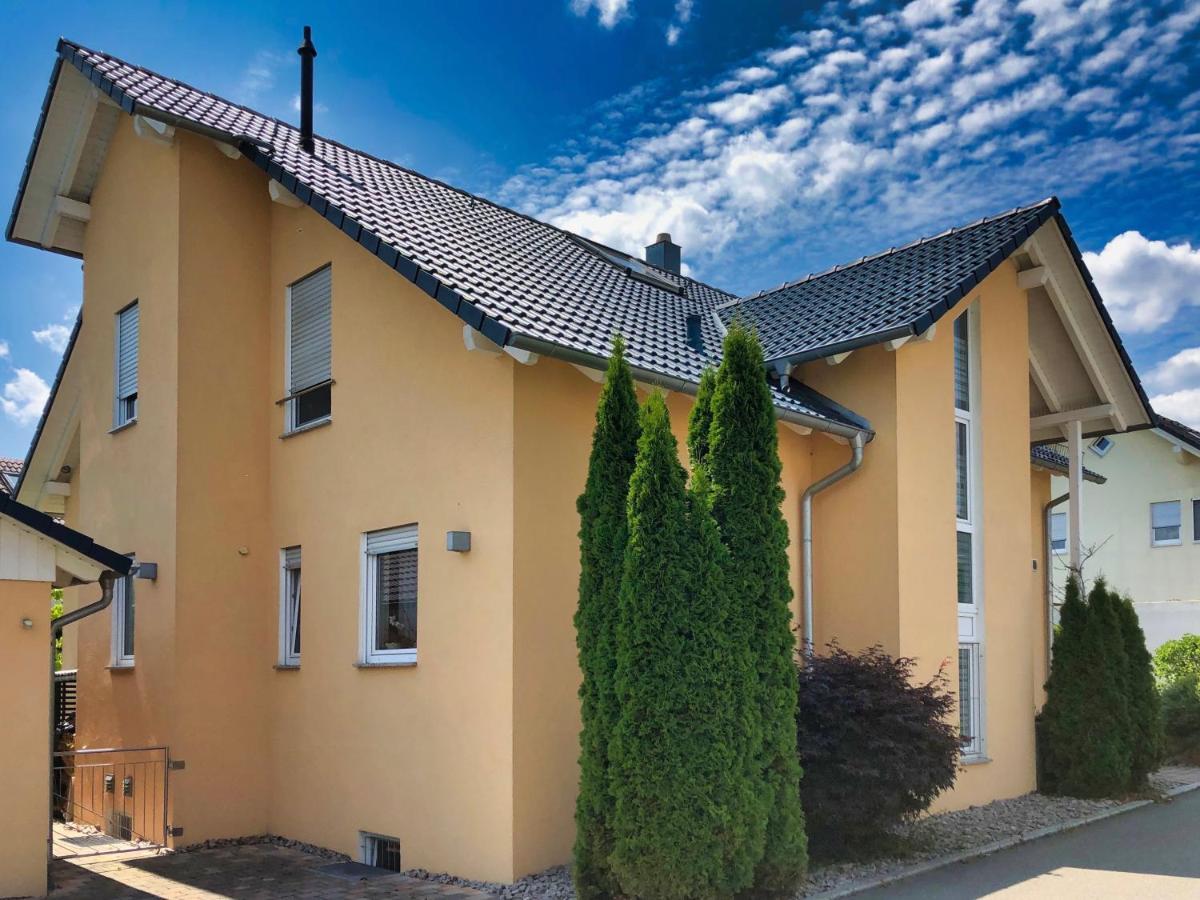 2 Zimmer Apartment, 70 Qm, Max 4 Pers, Private Terasse, 2 Parkplaetze, Internet 250 Mbit Gaertringen Bagian luar foto